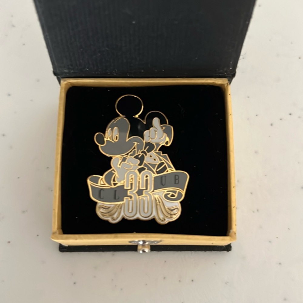 Brand new in box Mickey Club 33 pin!